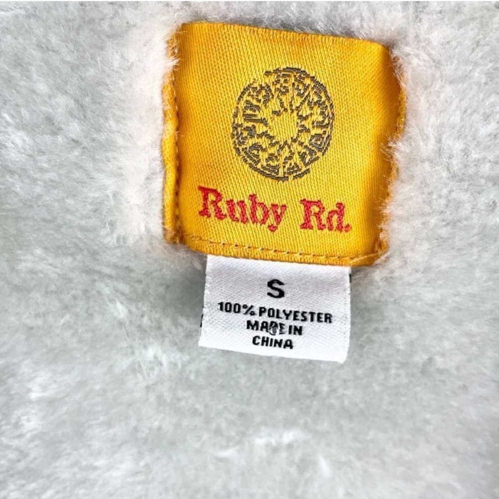 Ruby Rd Gray Faux Fur And Suede Open Front Vest S… - image 4